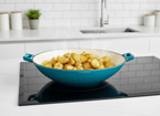 Wok fonta emailata 37 cm turcoaz