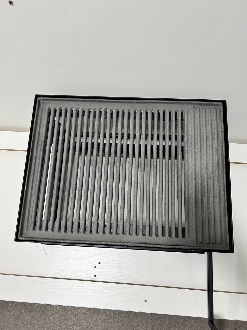Gratar reglabil 70x50 cm din otel si fonta