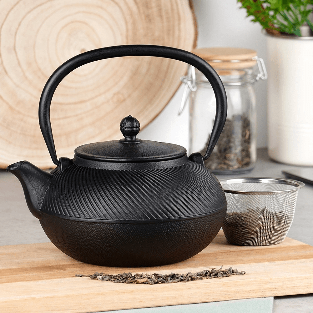 Ceainic din fonta cu infuzor si capac 1 litru negru